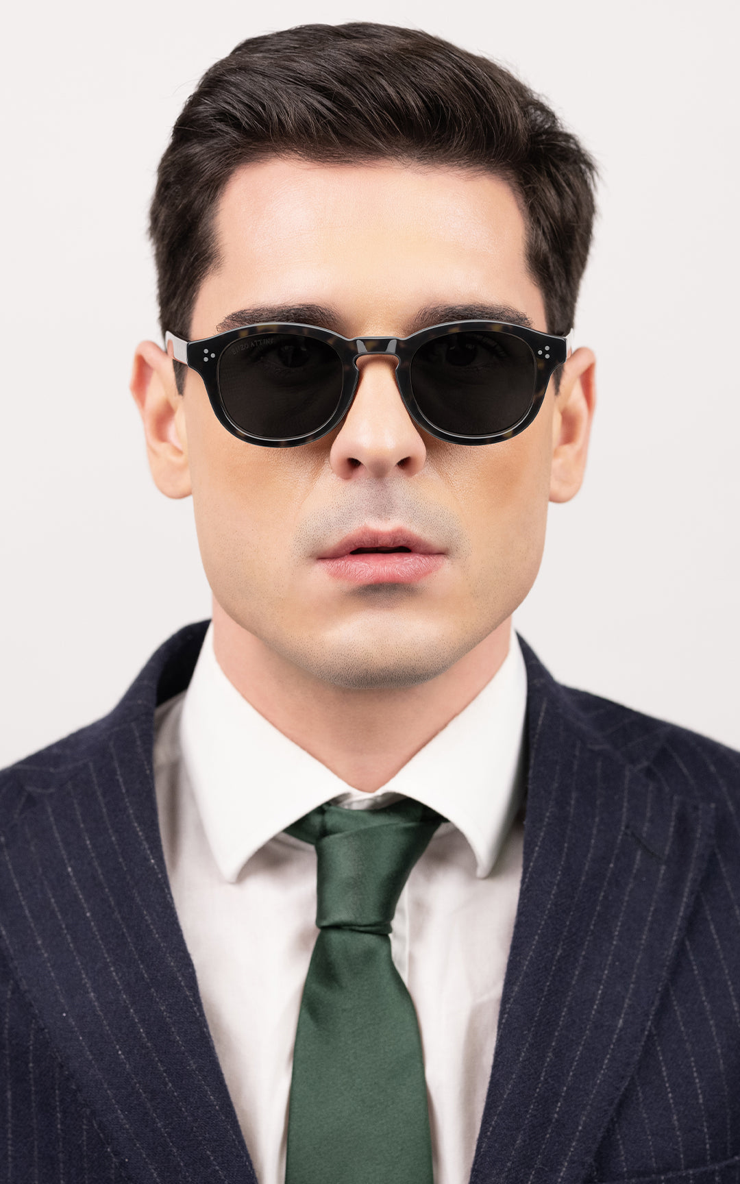 il Pantheon / Dark Tortoise Red + Black Lens