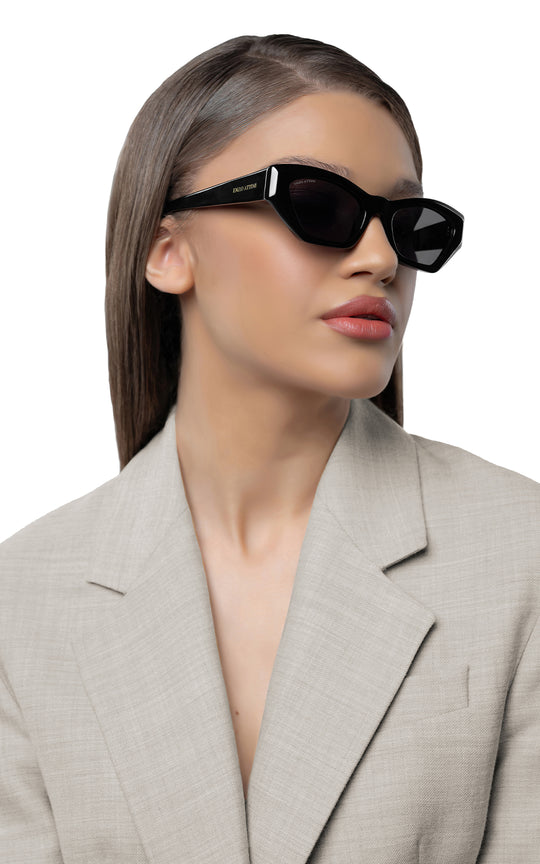 Eiffel Tower / Dark Black Lens.