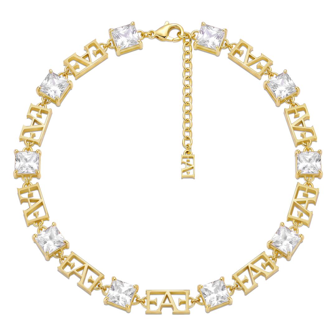 Luce Monogram Necklace / White Color.