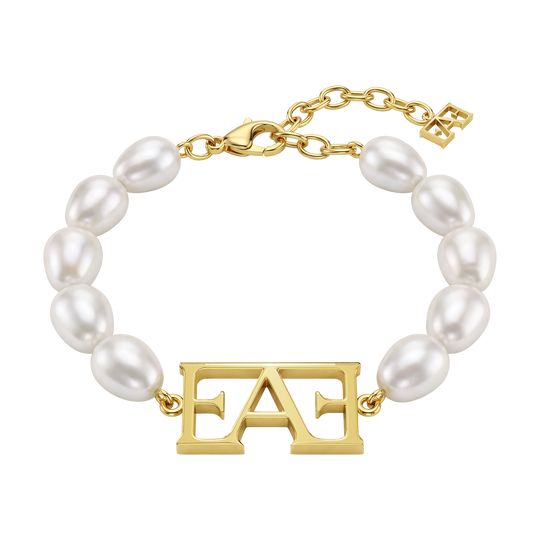 Statement Pearl Bracelet.