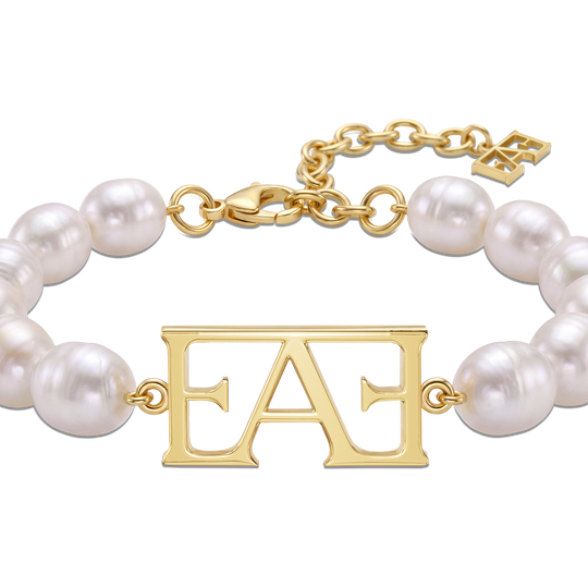 Statement Pearl Bracelet.