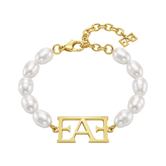 Statement Pearl Bracelet.