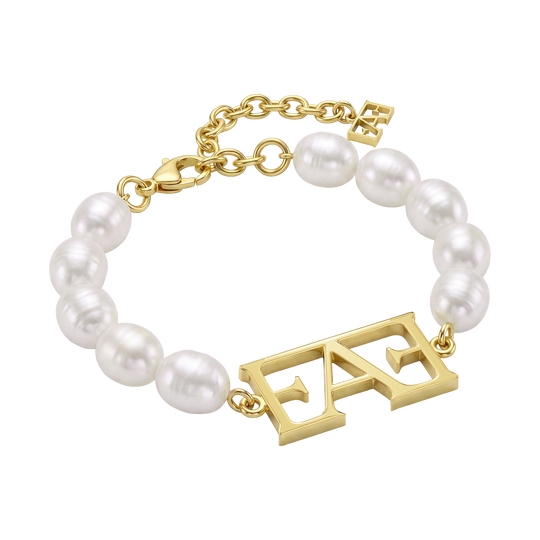 Statement Pearl Bracelet.
