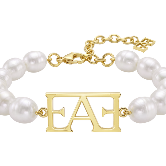 Statement Pearl Bracelet.