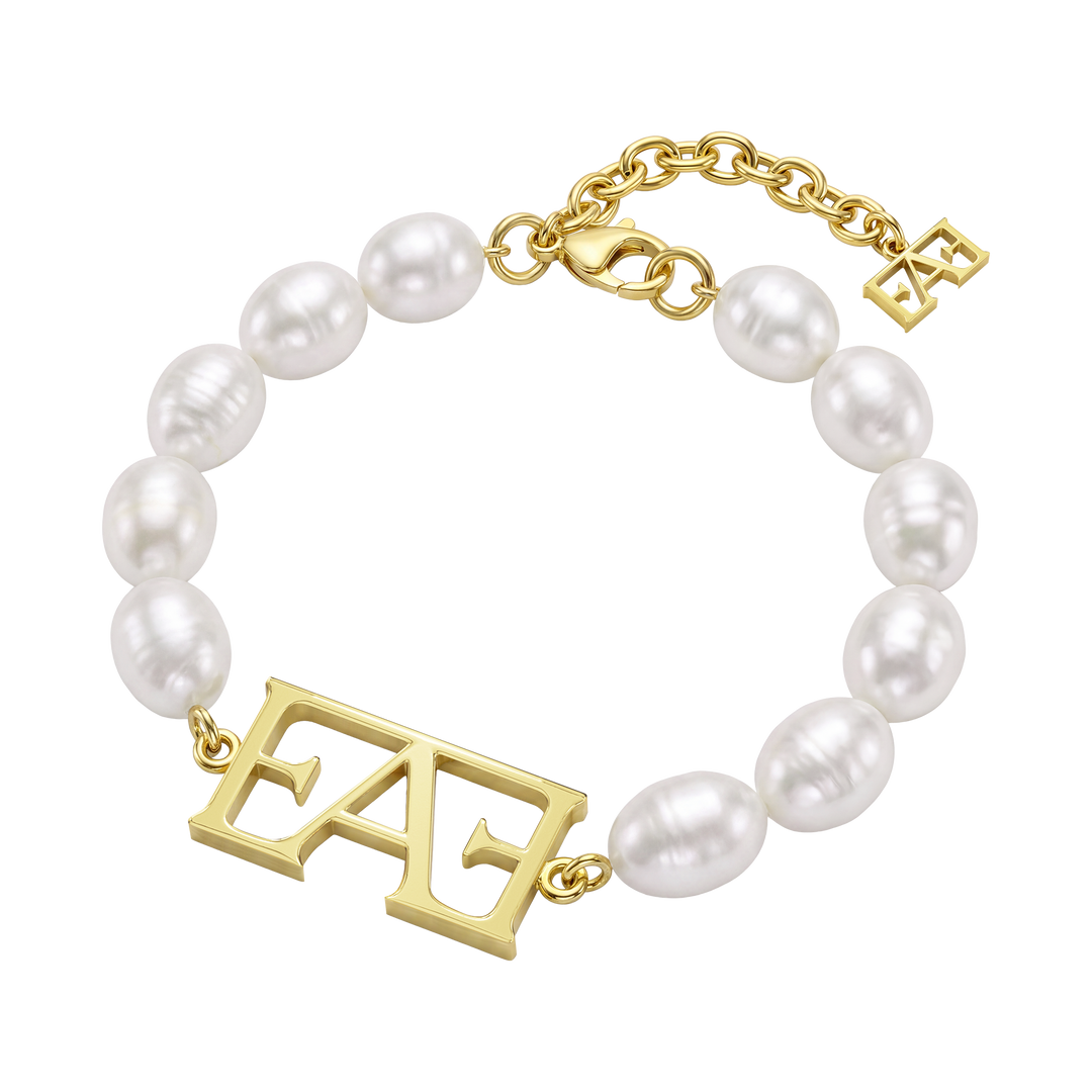 Statement Pearl Bracelet.