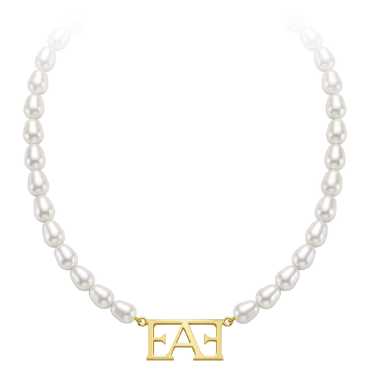 Statement Pearl Necklace.