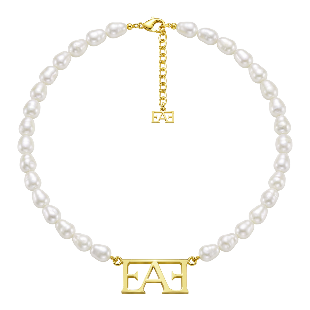 Statement Pearl Necklace.