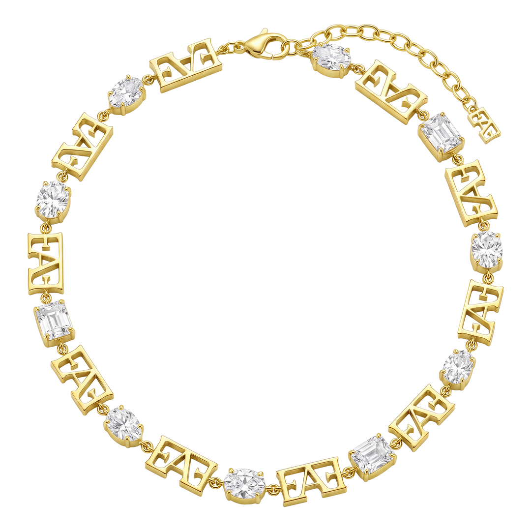 Trinity Necklace / White Color.