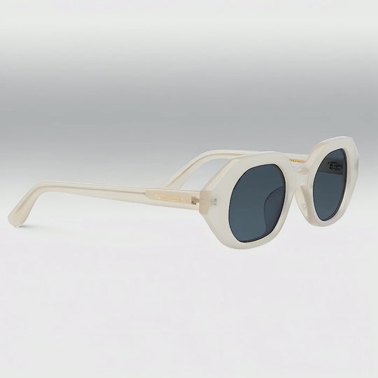 Santorini / Beige GY + Dark Black Lens.