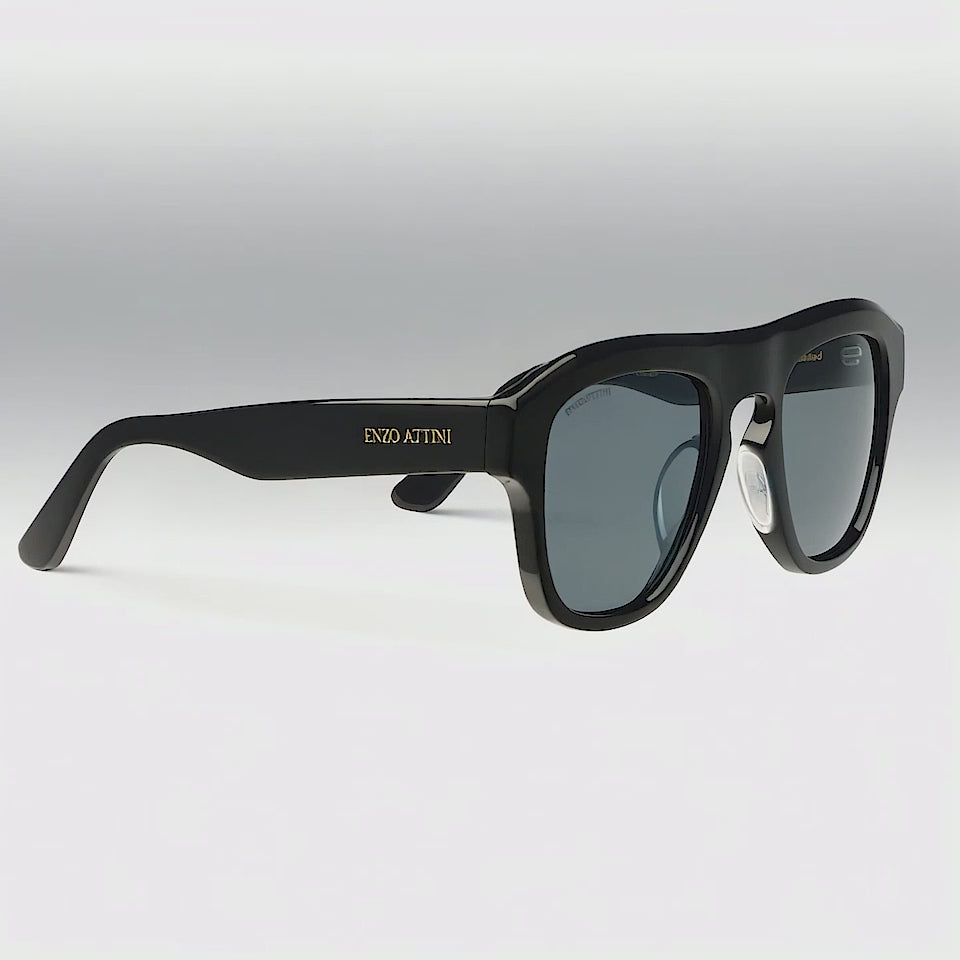 Sagrada Família / Black + Dark Black Lens.