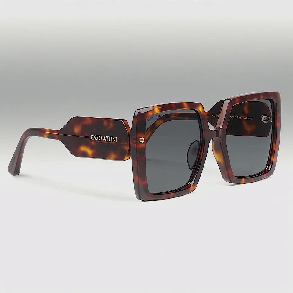 La Scala / Tortoise Red + Dark Black Lens.